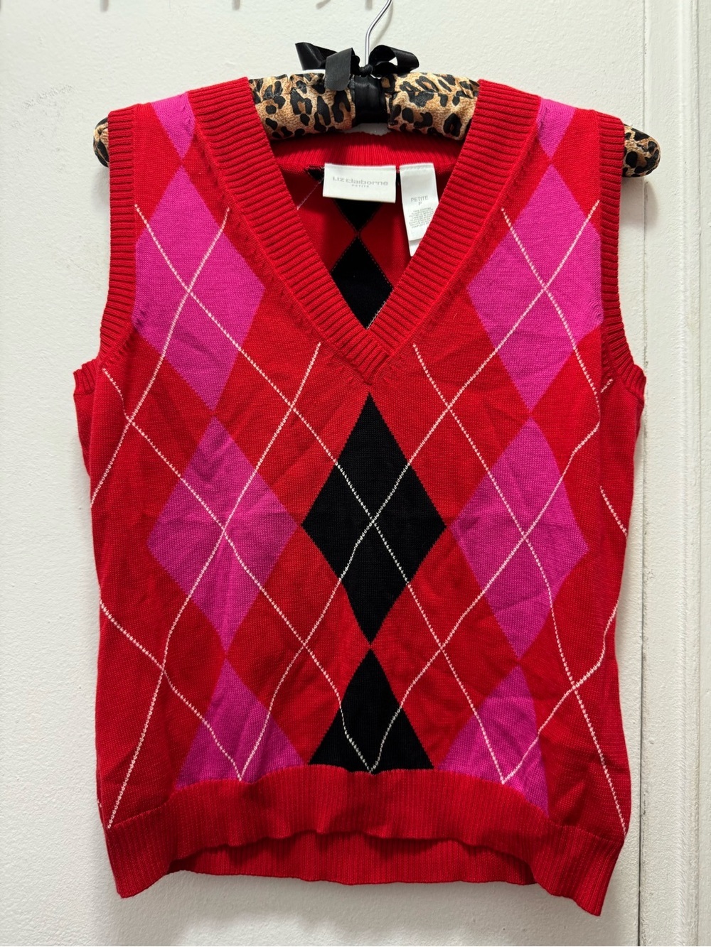 Liz Claiborne Red Pink Argyle V-Neck Sweater Vest Small